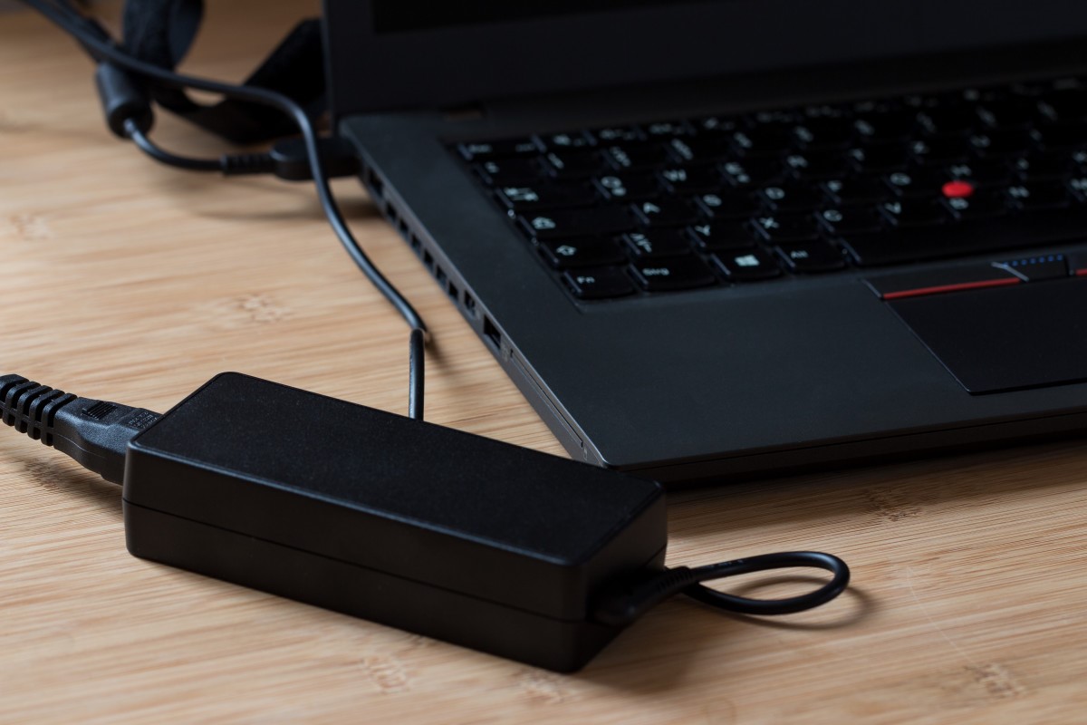 تفاوت منبع تغذیه کامپیوتر شخصی (PC) و لپ تاپ  در چیست؟
